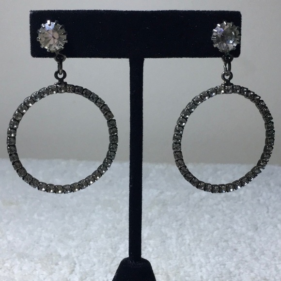 Vintage Pair Drop Round Rhinestone Earrings in Silvertone (2in) - Picture 1 of 5